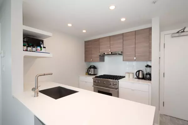 Vancouver, BC V6Z 2Y4,198 Aquarius Mews #1703