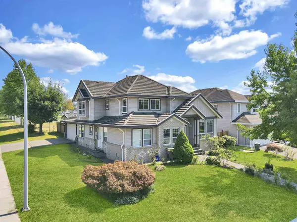 9086 137a ST, Surrey, BC V3V 7N6