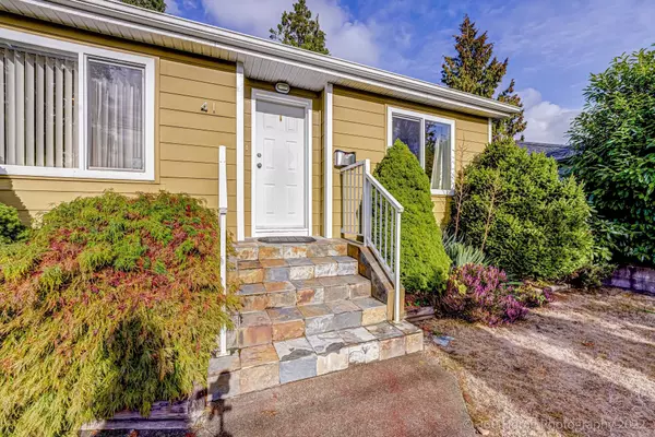 41 E 41st AVE, Vancouver, BC V5W 1N4