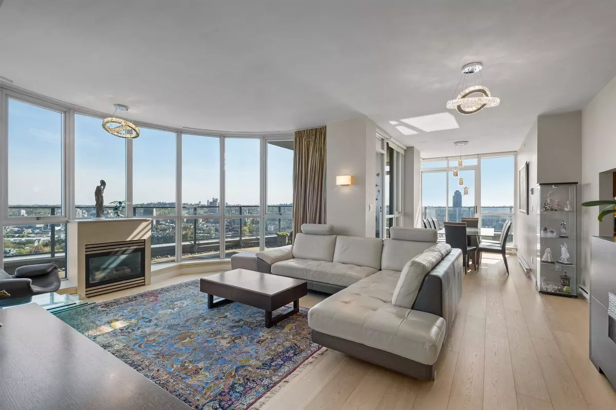 Vancouver, BC V6Z 3A9,1408 Strathmore Mews #4201