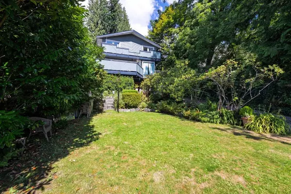 North Vancouver, BC V7N 1H6,368 E Kings RD