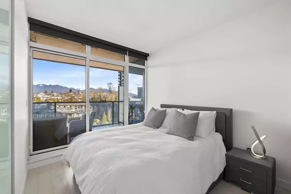 4890 Lougheed HWY #1006 Burnaby, BC V5C 0N2