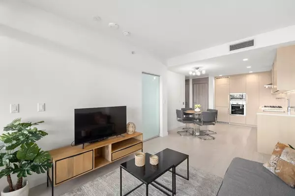 4890 Lougheed HWY #1006 Burnaby, BC V5C 0N2