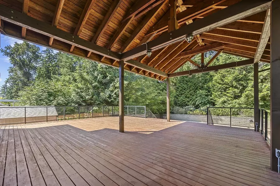 1562 Bramble LN, Coquitlam, BC V3E 2T3