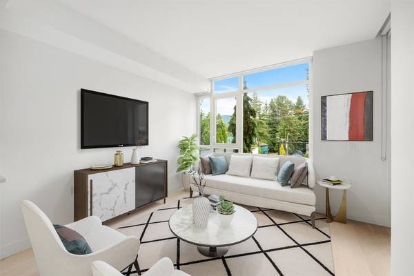 2738 Library LN #107, North Vancouver, BC V7J 0B3