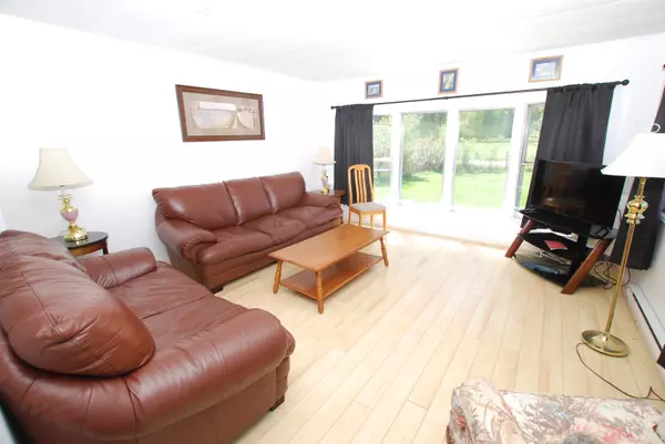 Hope, BC V0X 1L2,58661 Dent RD