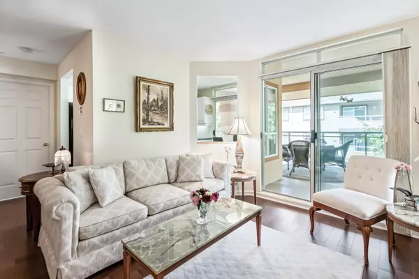 Surrey, BC V4A 9T4,15155 22 AVE #304