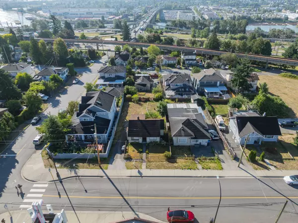 2206 Eighth AVE New Westminster, BC V3M 2V1