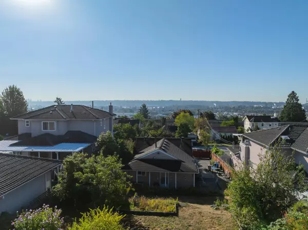 New Westminster, BC V3M 2V1,2206 Eighth AVE