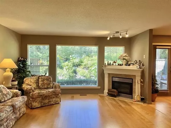 Coquitlam, BC V3E 3L6,3300 Plateau BLVD #2