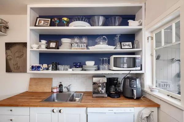 Vancouver, BC V6J 3W4,1325/27 Laburnum ST