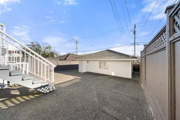 Vancouver, BC V5X 1Y9,1288 E 59th AVE