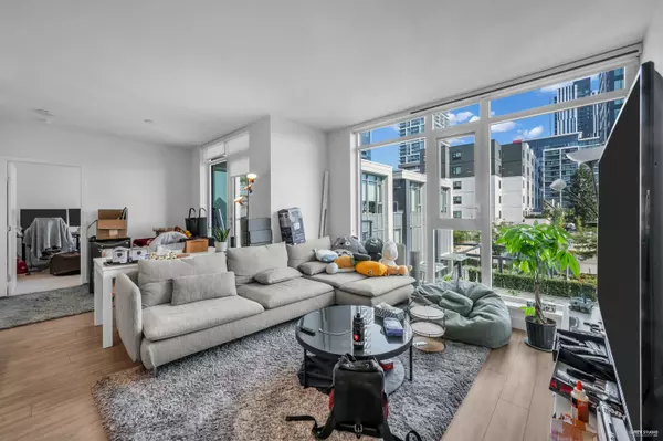 Burnaby, BC V5H 0K7,6398 Silver AVE #301