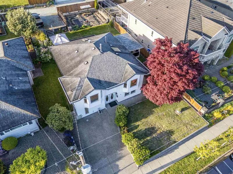 957 Stewart AVE, Coquitlam, BC V3K 2N5