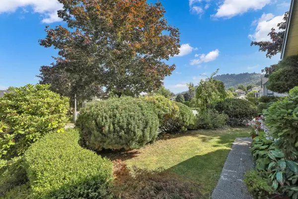 5451 Cedarcreek DR Chilliwack, BC V2R 5K4