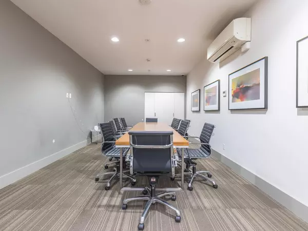 13325 102a AVE #802 Surrey, BC V3T 0J5