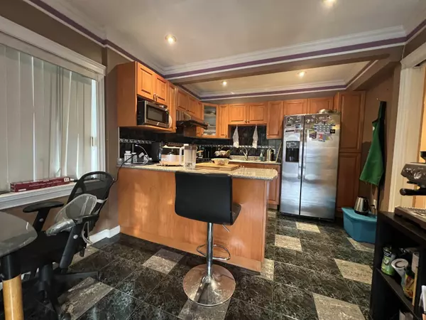 Vancouver, BC V5K 2X6,3438 Napier ST