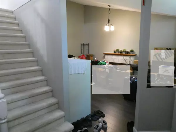 Richmond, BC V6Y 3J7,8631 Dolphin CT