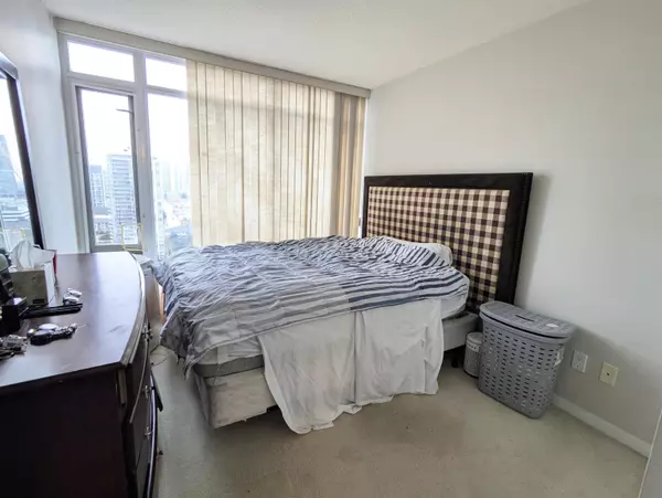 Burnaby, BC V5C 0E9,2133 Douglas RD #2009