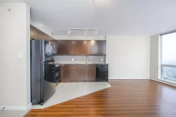 13618 100 AVE #3010 Surrey, BC V3T 0A8