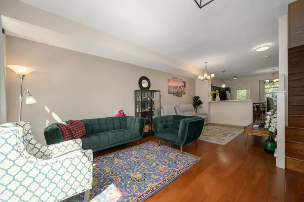 Port Moody, BC V3H 5J5,2000 Panorama DR #29