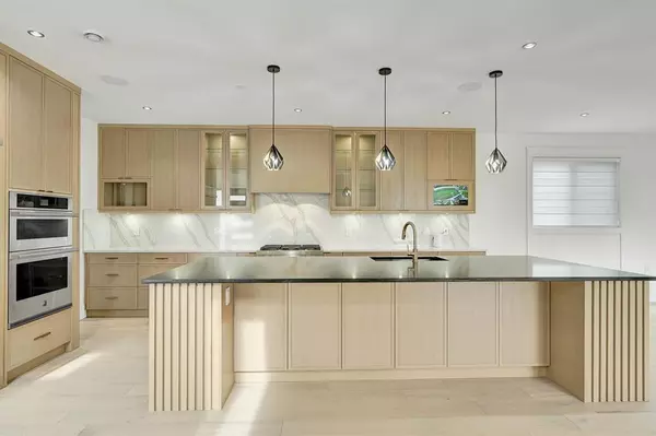 White Rock, BC V4B 3H9,13915 Blackburn AVE