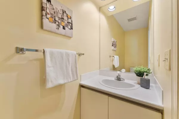Port Moody, BC V3H 4W6,101 Parkside DR #105