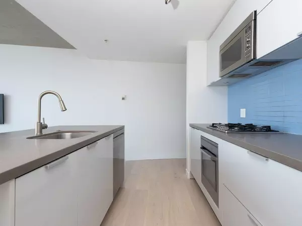 108 W Cordova ST #2503 Vancouver, BC V6B 0G5