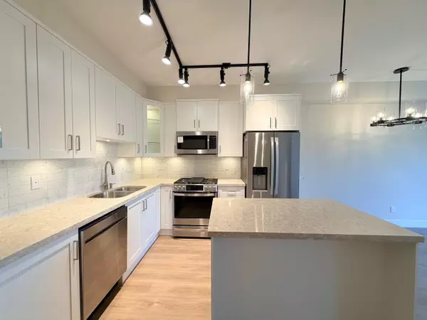 Langley, BC V2Y 3Y9,20926 83 AVE #307