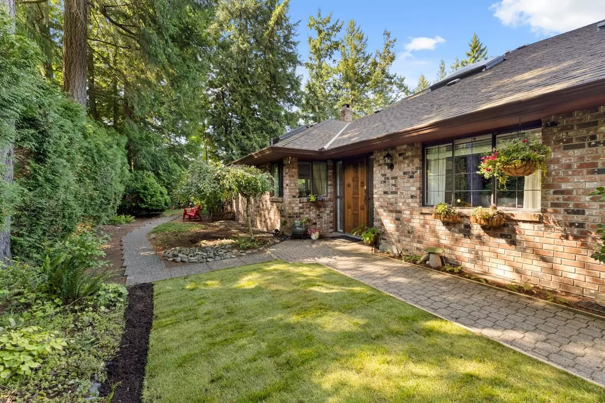 Surrey, BC V4A 7A7,1725 Southmere CRES #11