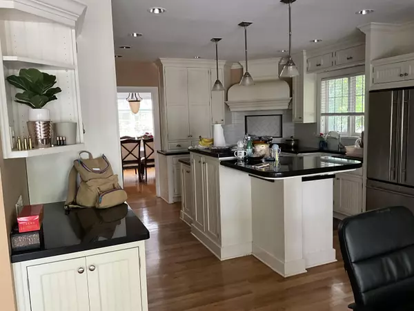 Vancouver, BC V6M 1W1,1667 W 40th AVE