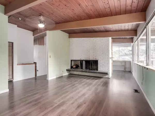 North Vancouver, BC V7K 2B6,2701 St. Christophers RD