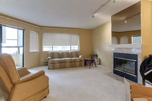 White Rock, BC V4B 4A3,1400 George ST #2F
