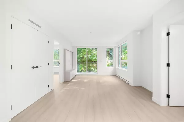 Port Moody, BC V3H 0N5,2015 St. Johns ST #303