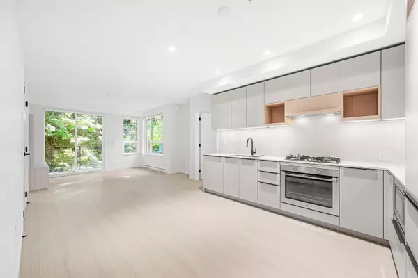 Port Moody, BC V3H 0N5,2015 St. Johns ST #303