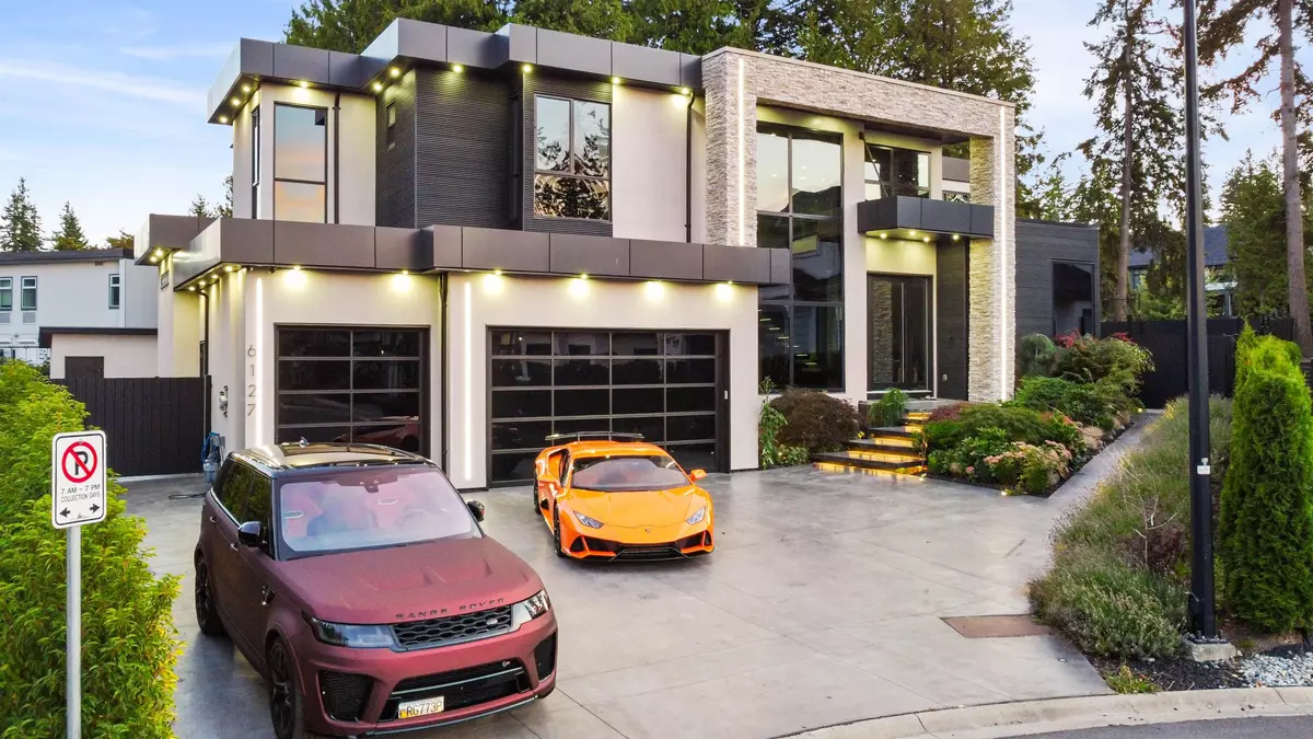 Surrey, BC V3S 1E7,6127 152a ST