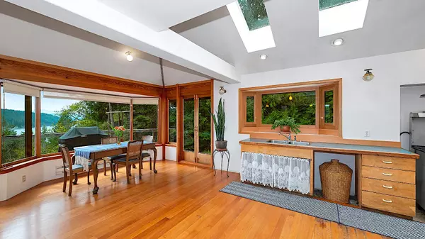 476 Marine DR Mayne Island, BC V0N 2J2