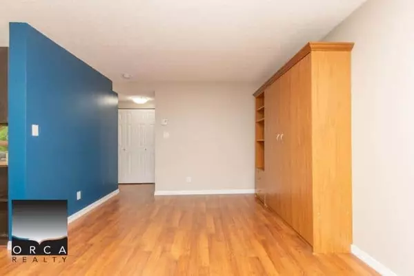 North Vancouver, BC V7L 2J3,145 East 12th ST #105