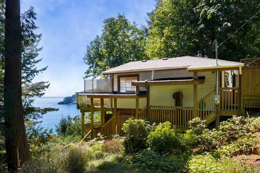 1491 Eagle Cliff RD, Bowen Island, BC V0N 1G1
