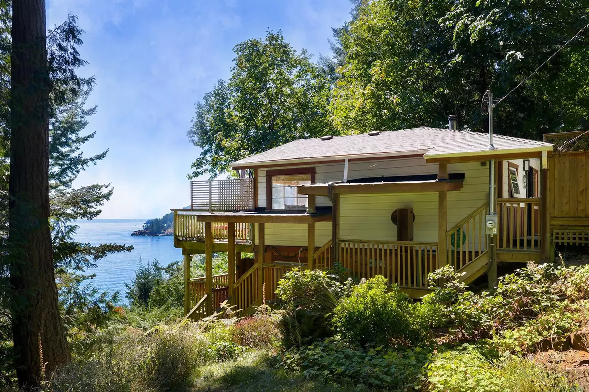 Bowen Island, BC V0N 1G1,1491 Eagle Cliff RD