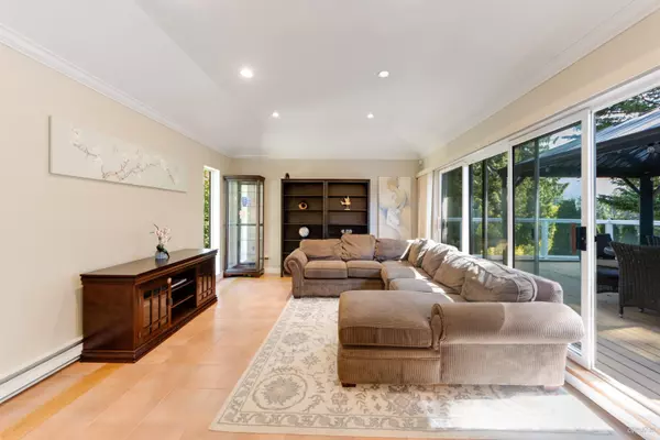 West Vancouver, BC V7S 1S7,651 Kenwood RD