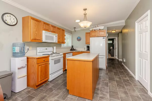 Surrey, BC V4A 4X4,1840 160 ST #182