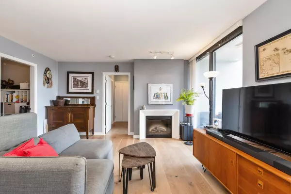 Coquitlam, BC V3B 0A9,1185 The High ST #701