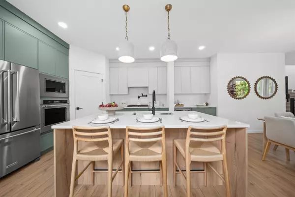 Maple Ridge, BC V0V 0V0,11001 250a ST