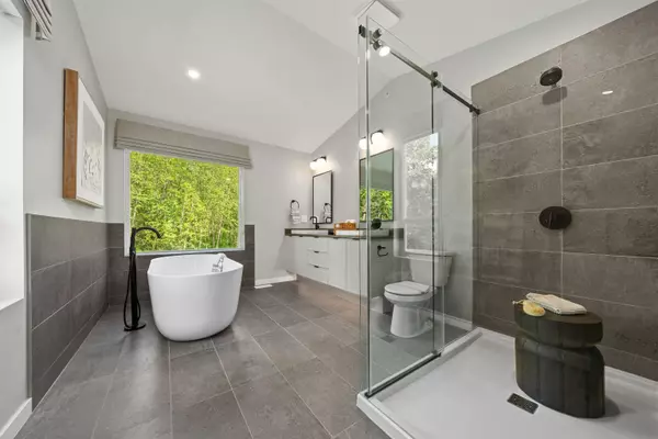 Maple Ridge, BC V0V 0V0,11001 250a ST