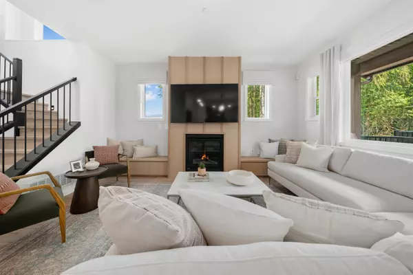 Maple Ridge, BC V0V 0V0,11001 250a ST