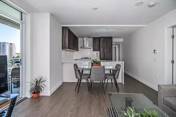 6328 No. 3 RD #819 Richmond, BC V6Y 0L6