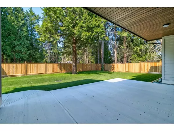 Langley, BC V3A 3E3,19969 44 AVE