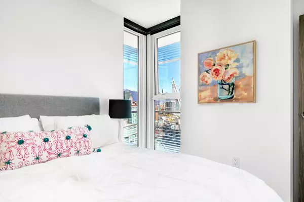 89 Nelson ST #2006 Vancouver, BC V6Z 0E7