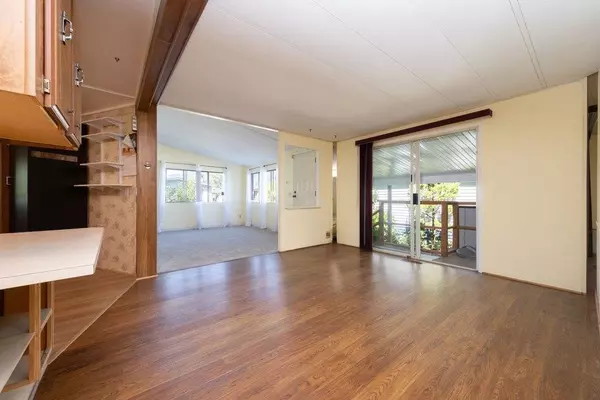 North Vancouver, BC V7P 3K3,518 Tyee CT